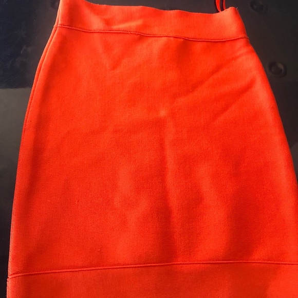 *New-* BCBG MAXAZRIA SKIRT - Picture 1 of 7